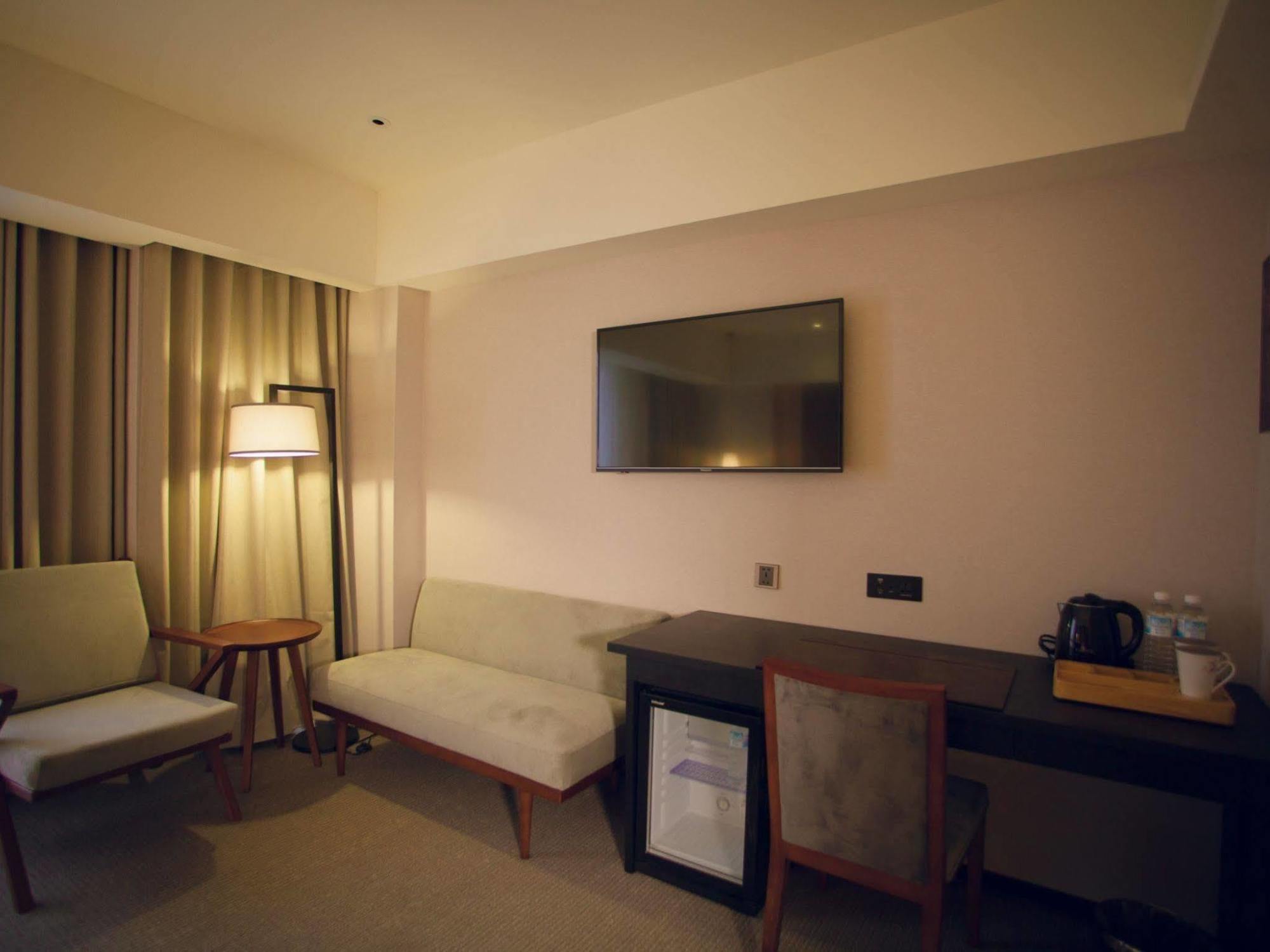 Inn By The Village Taitung Exterior photo