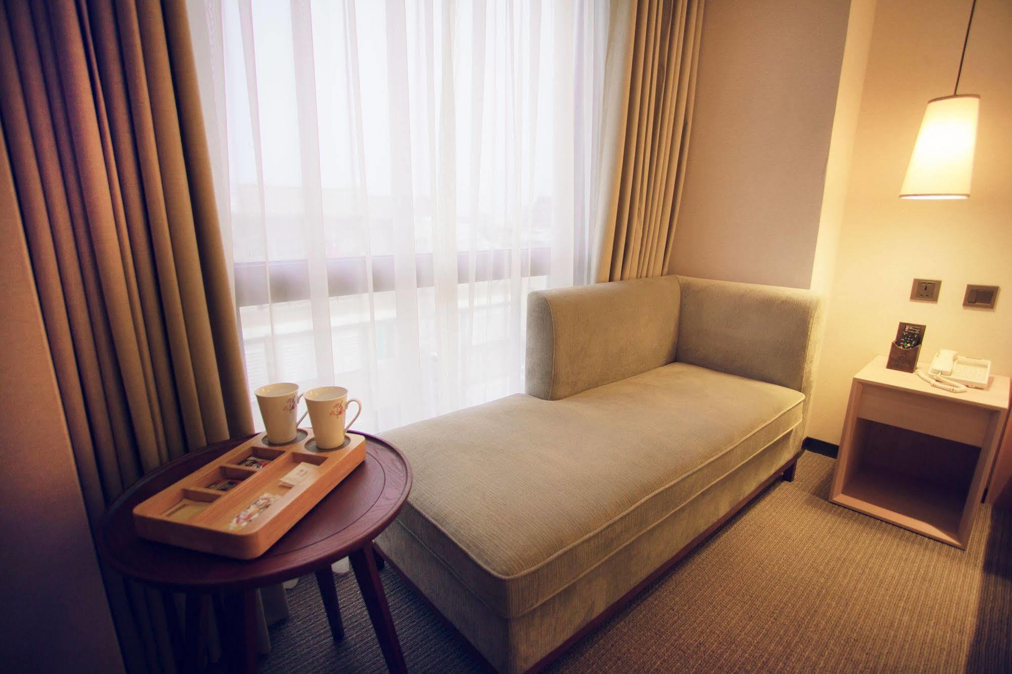 Inn By The Village Taitung Exterior photo