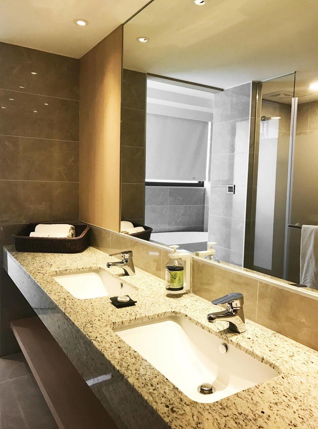 Inn By The Village Taitung Exterior photo